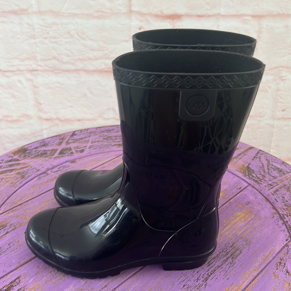 UGG Black Ankle Rain Boots Sz 6